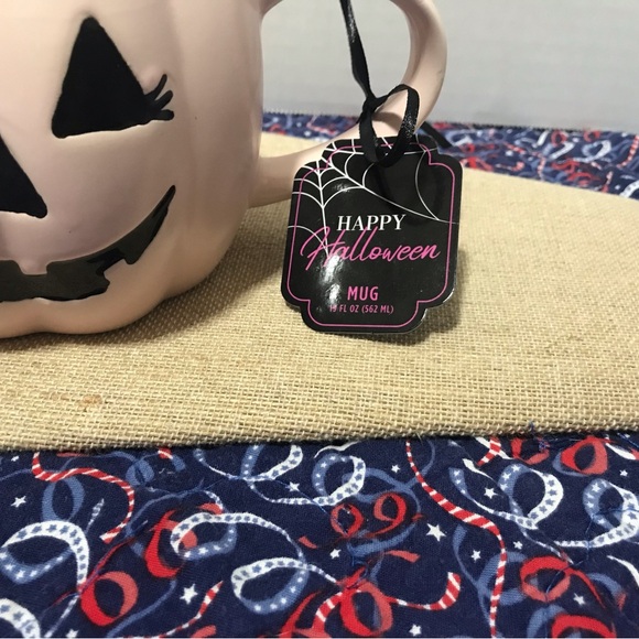 Pink jack-o’-lantern mug - Picture 4 of 4